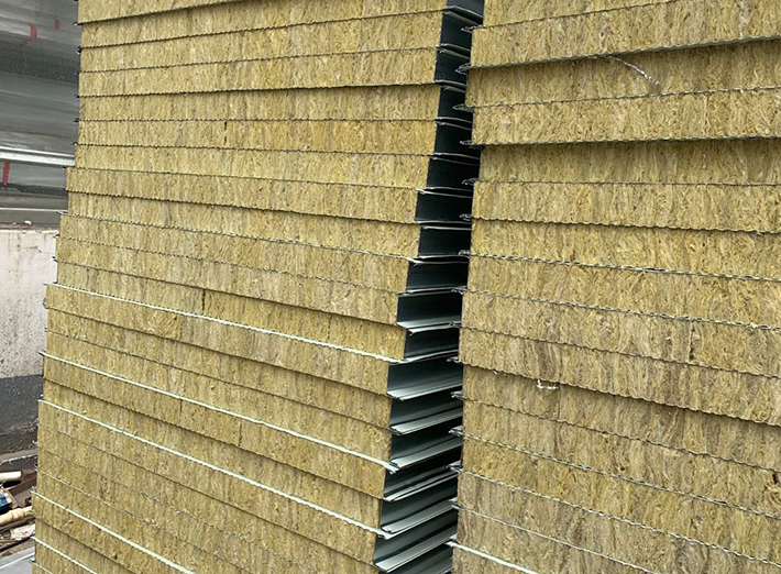 彩（cǎi）鋼岩棉夾芯板03