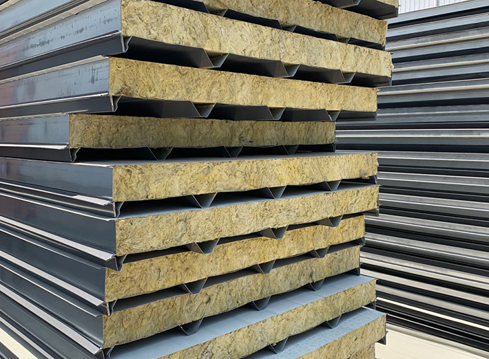 彩鋼岩(yán)棉防火(huǒ)夾芯(xīn)板.jpg 彩鋼岩棉防火夾芯板.jpg